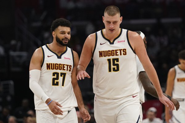 融创配资 美职篮推荐：火箭客场难求一胜 掘金全力免遭三杀