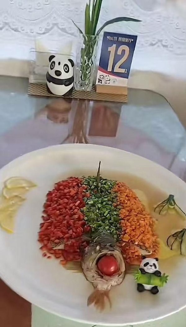 天牛宝 全家花96万坐熊猫专列，餐食与宣传不符？涉事旅行社回应